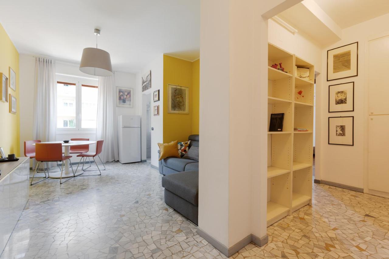 Apartment With Balcony - 50 M Far From M1 Pasteur Milan Bagian luar foto